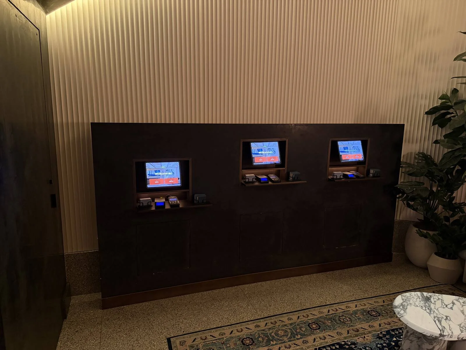 kimpton-era-midtown-new-york-lobby-self-check-in-kiosks