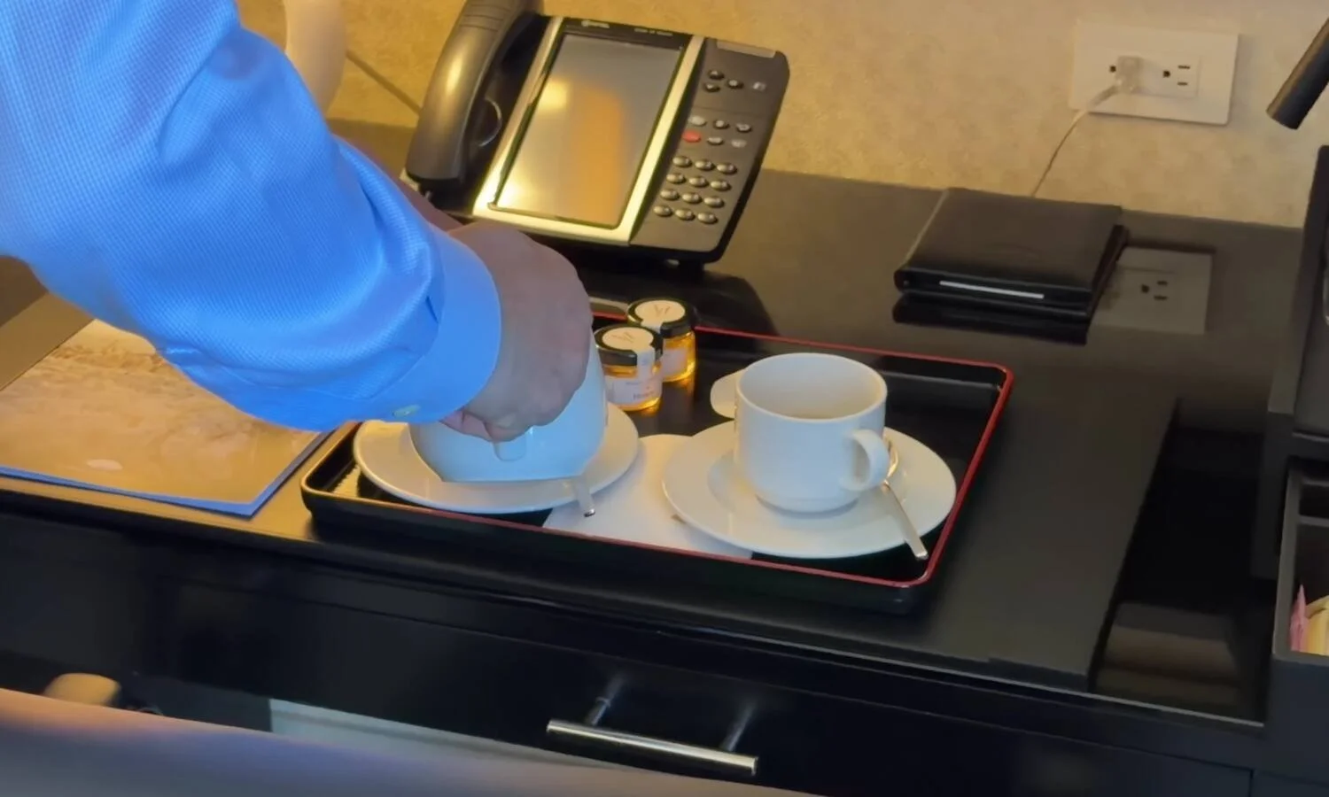 mandarin-oriental-new-york-premier-central-park-view-room-coffee-service