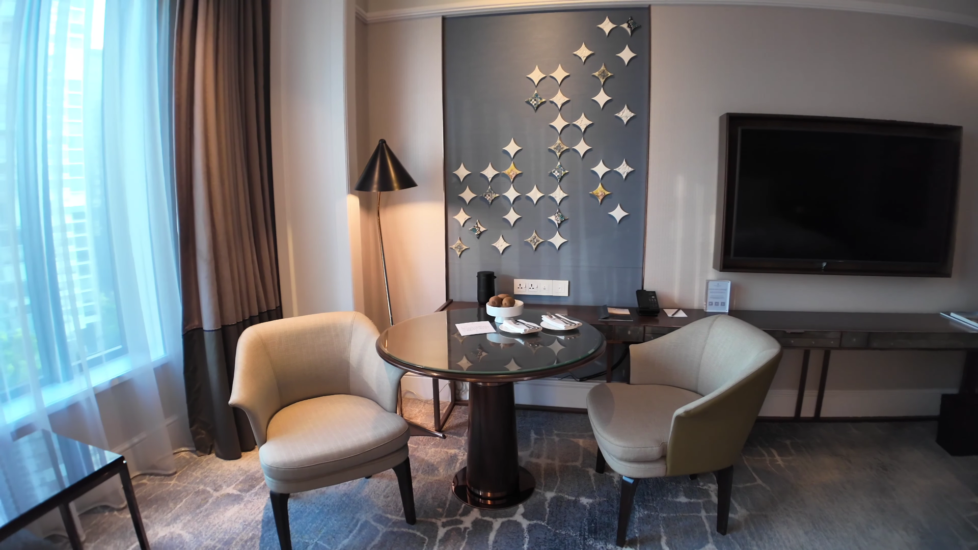 Four Seasons Singapore table with chairs