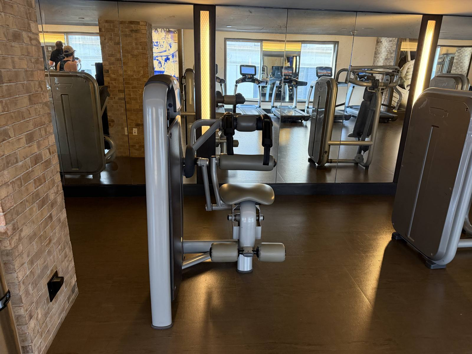 intercontinental-new-york-times-square-fitness-center-ab-crunch-machine