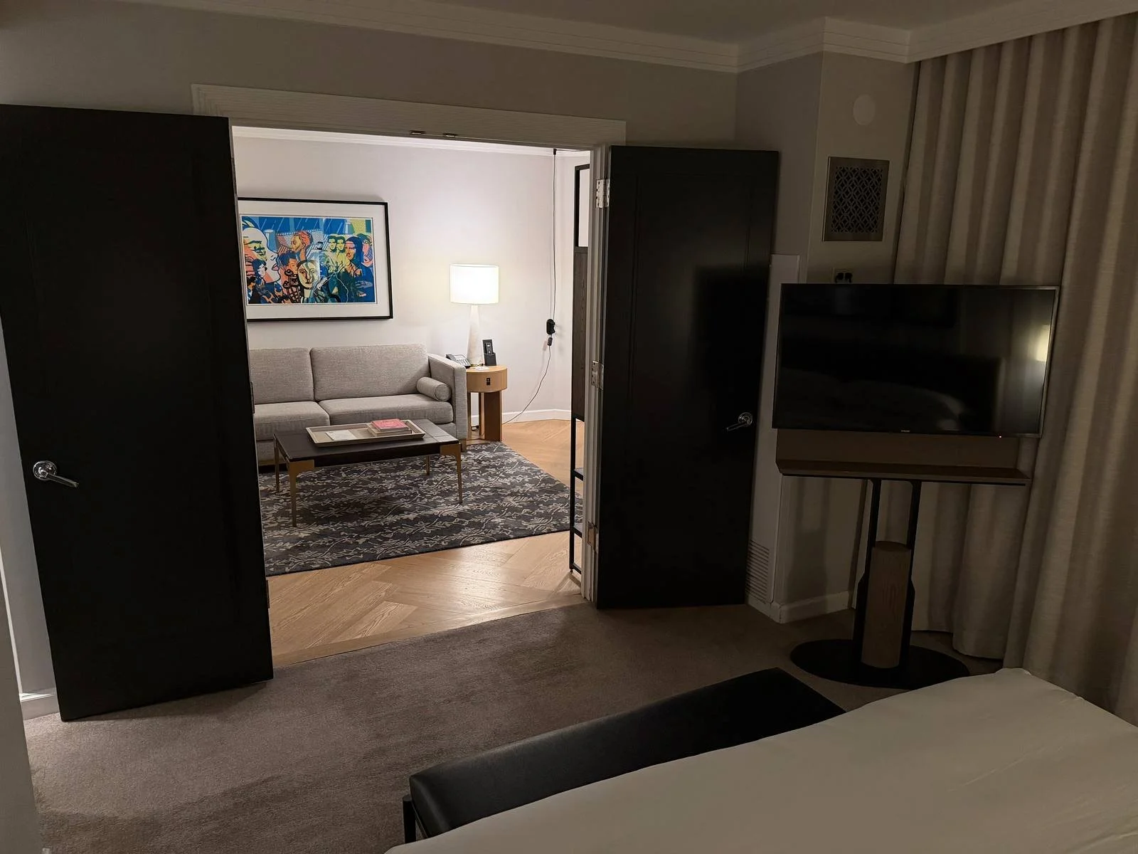 the-london-nyc-one-bedroom-suite-bedroom-television