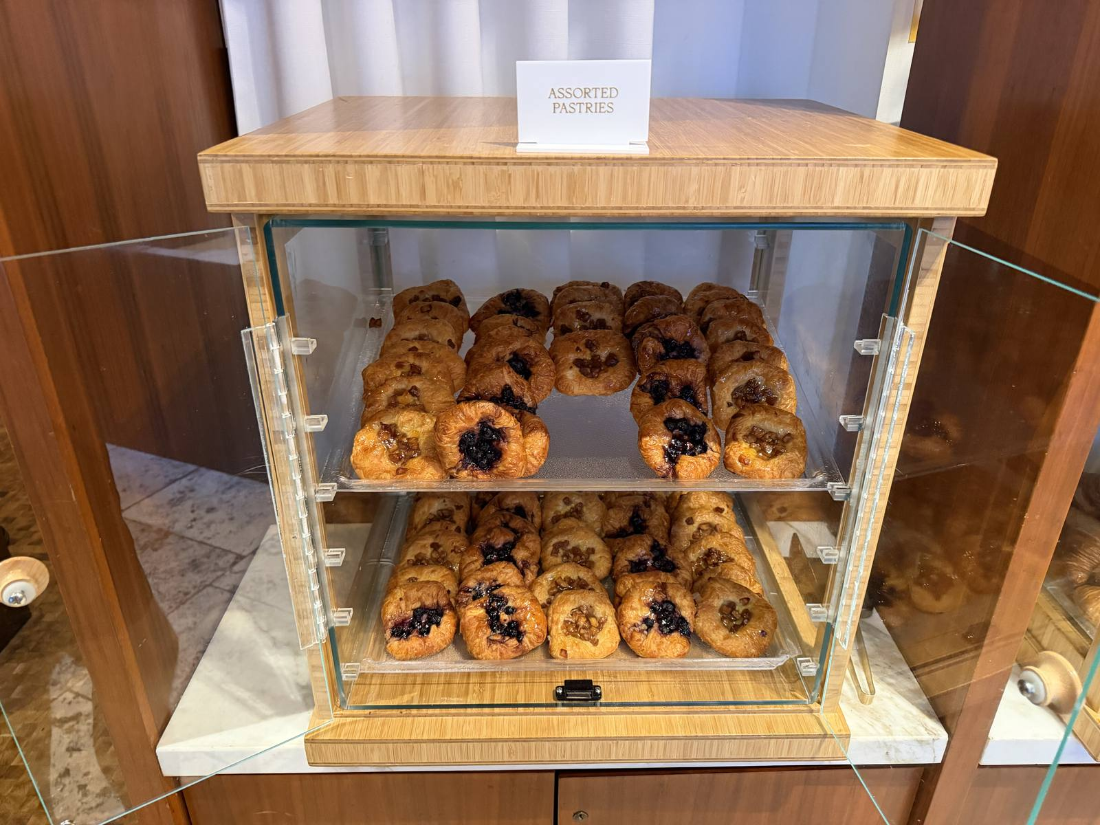 intercontinental-new-york-times-square-breakfast-buffet-assorted-pastries