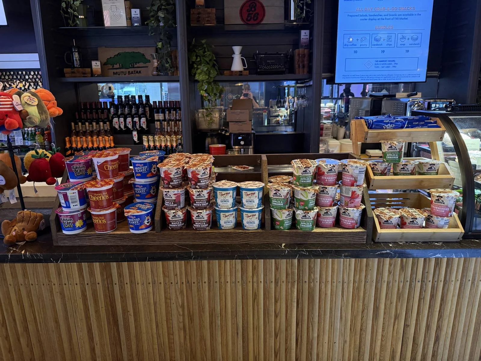 hyatt-centric-times-square-t45-market-cereal-oatmeal-display.jpg