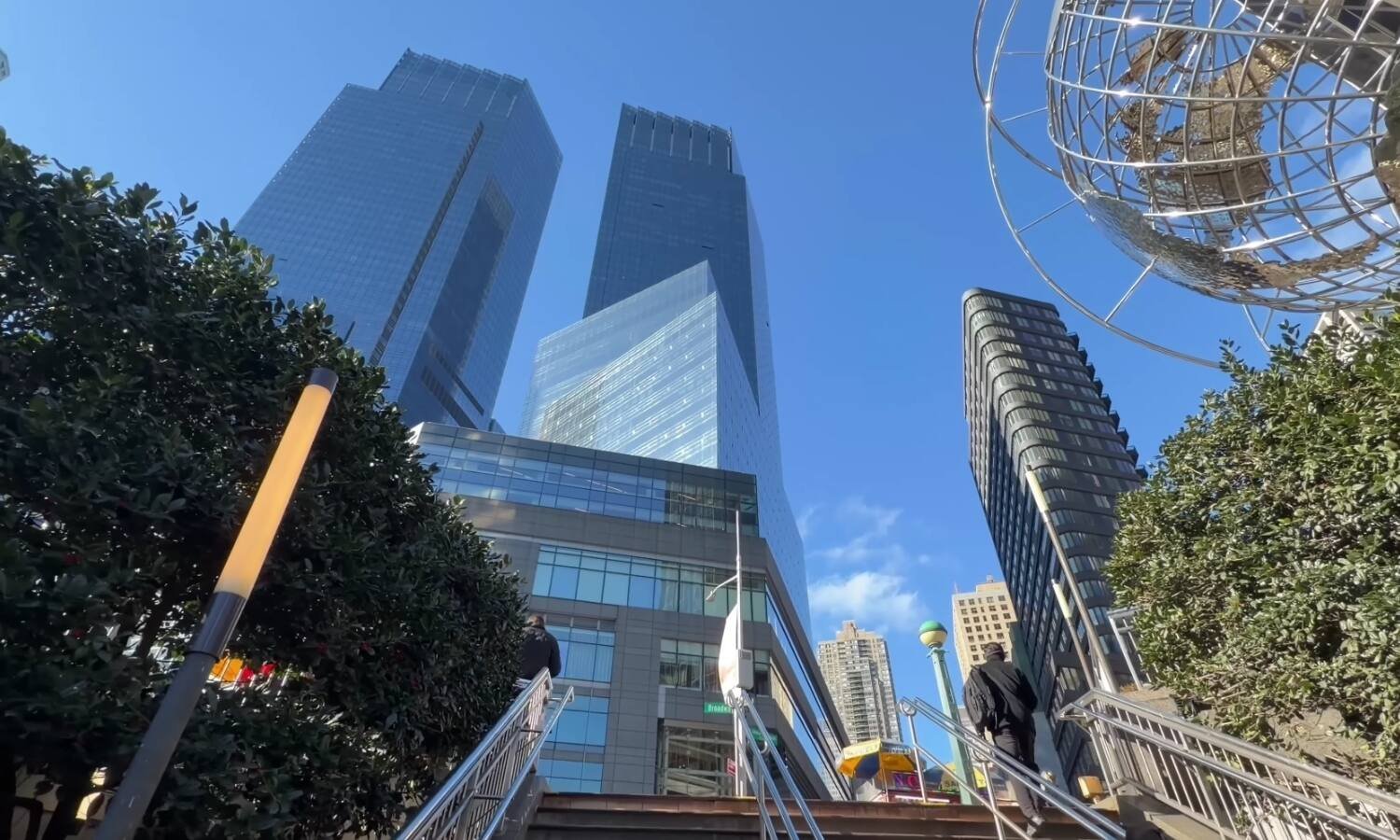 mandarin-oriental-new-york-columbus-circle-globe-sculpture