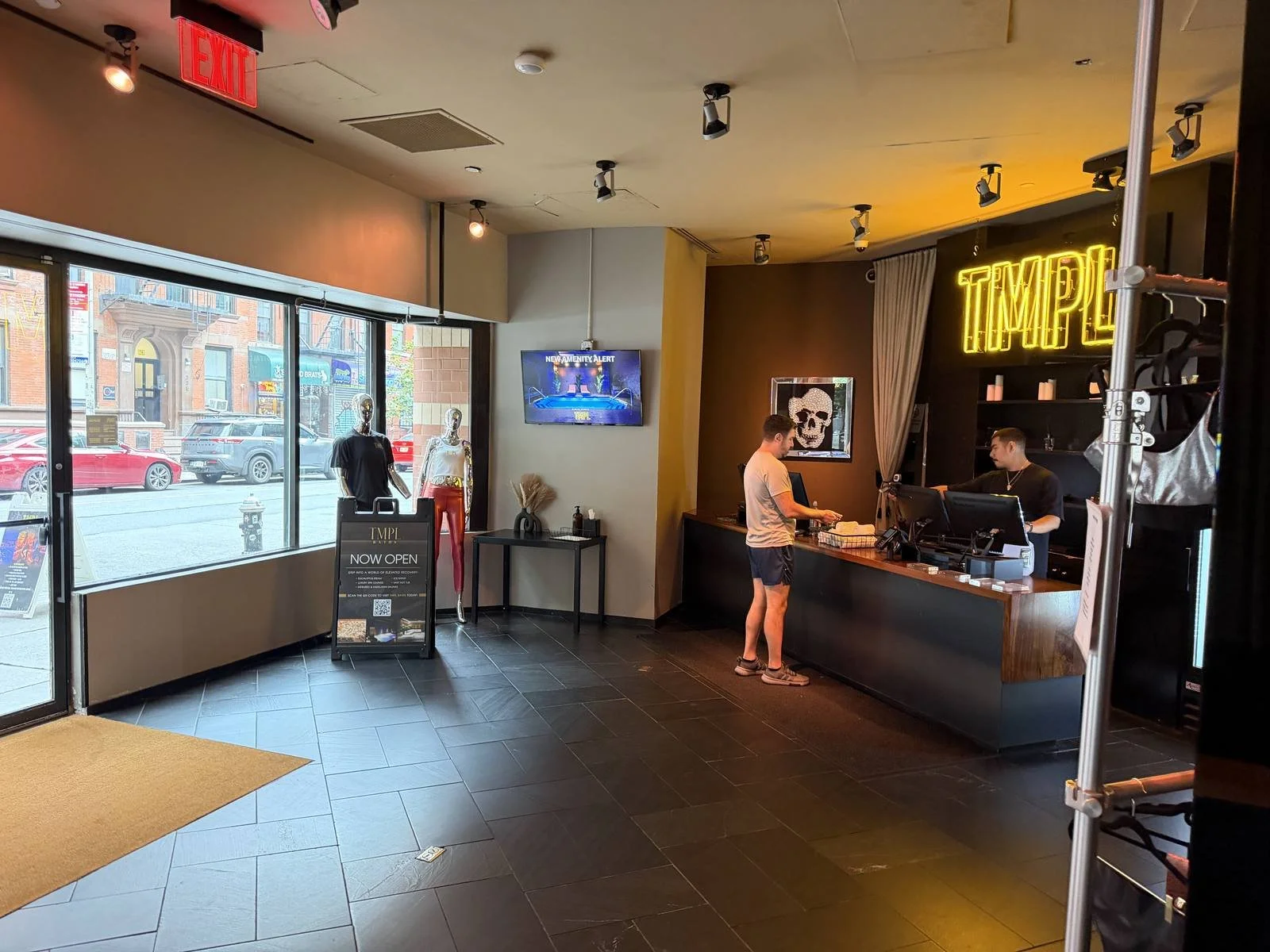 tmpl-fitness-nyc-front-desk-interior