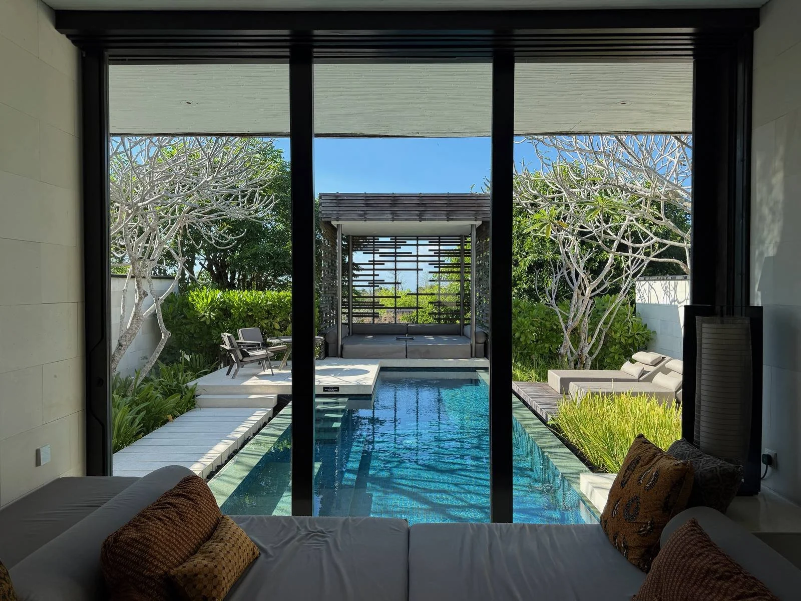 alila-villas-uluwatu-villa-private-pool-view-from-living-room