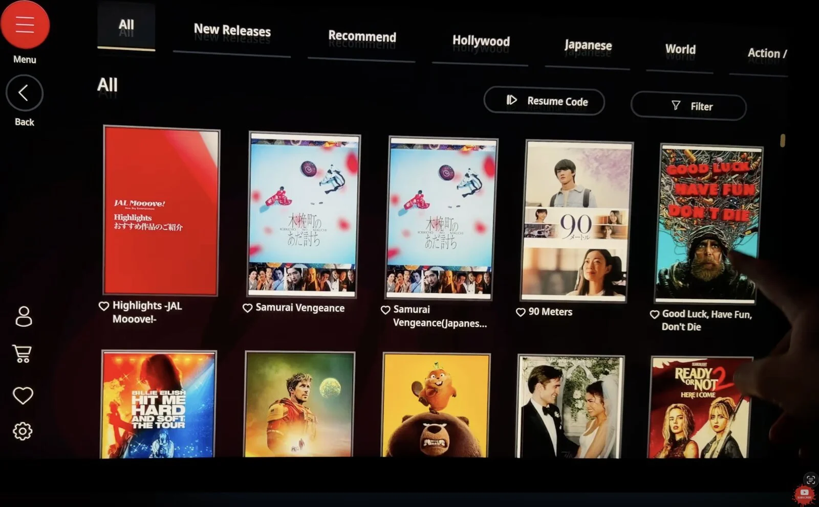 japan-airlines-a350-1000-business-class-entertainment-screen-movies