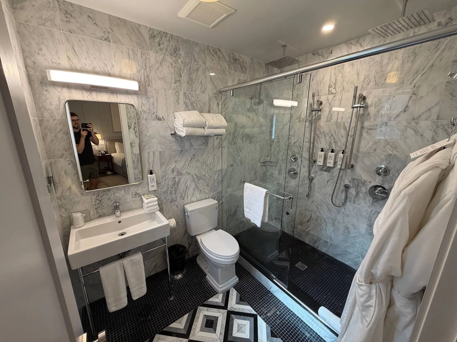 hotel-belleclaire-new-york-presidential-suite-second-bedroom-bathroom-a