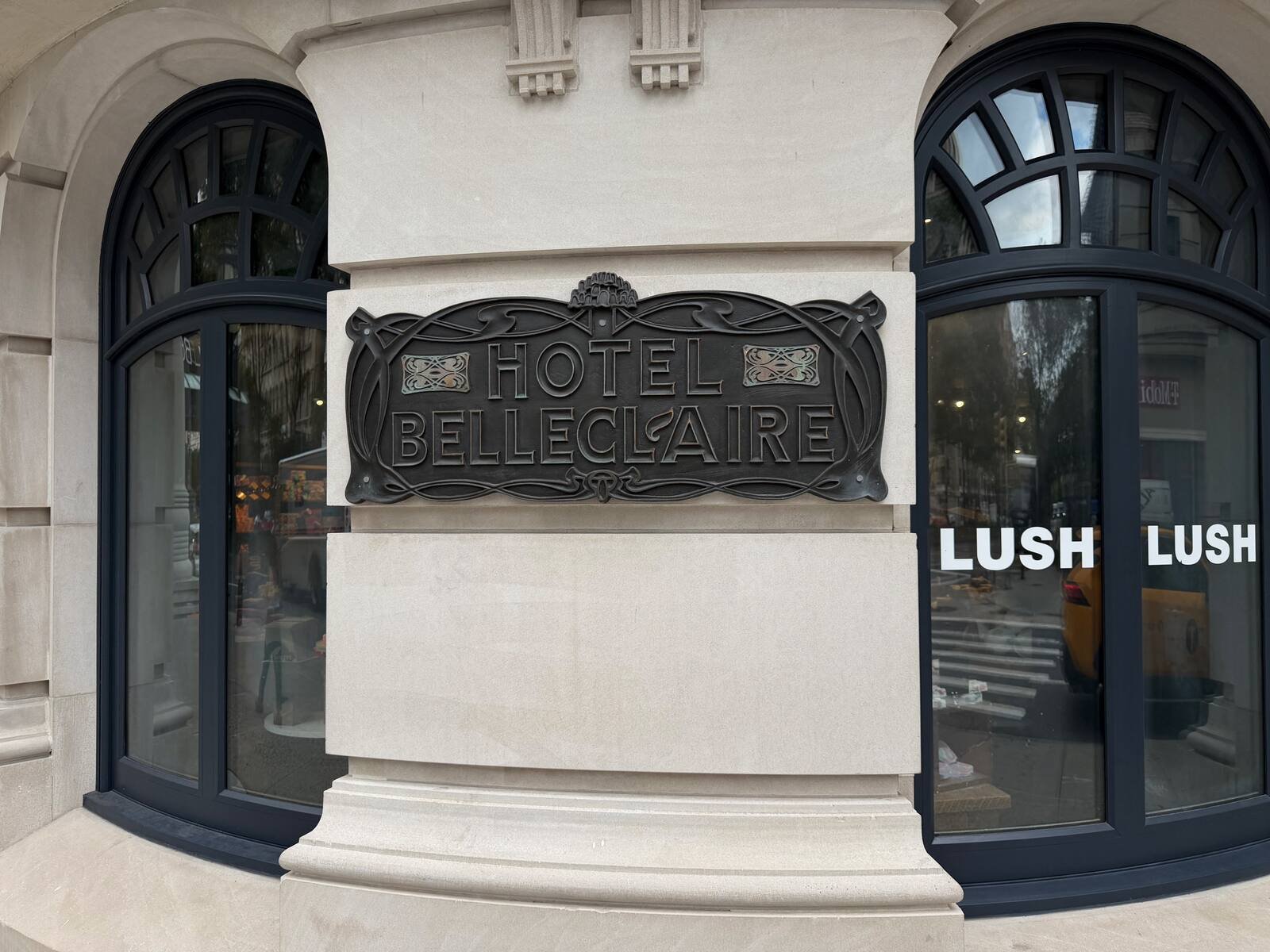 hotel-belleclaire-new-york-exterior-signage-detail