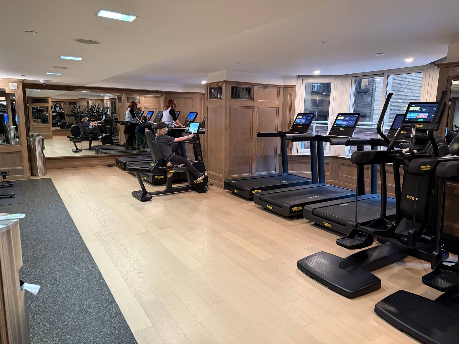 the-london-nyc-luxury-collection-gym-treadmills-cardio