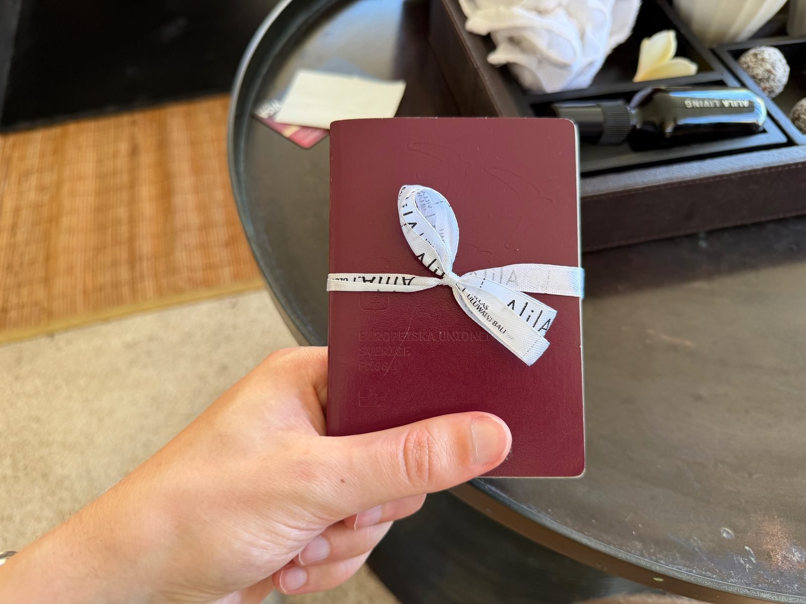 alila-villas-uluwatu-check-in-passport-ribbon.jpg