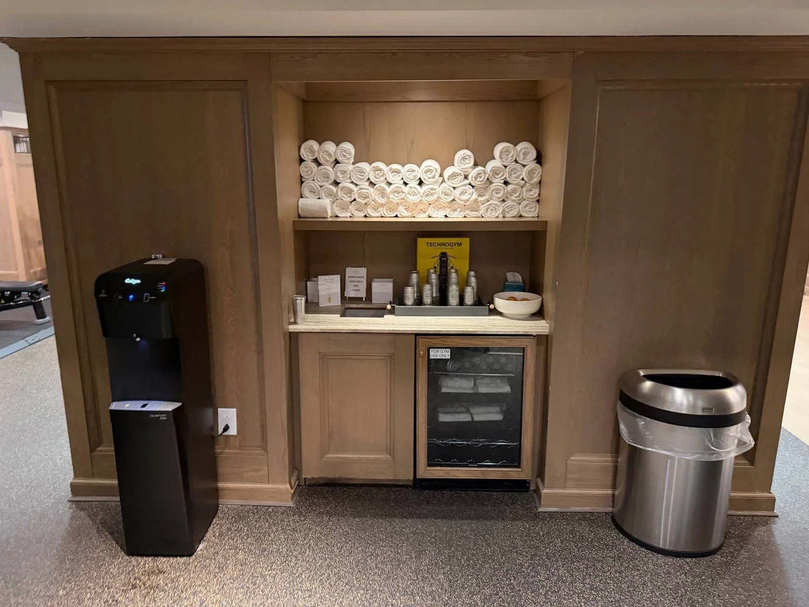 the-london-nyc-luxury-collection-gym-towel-water-station