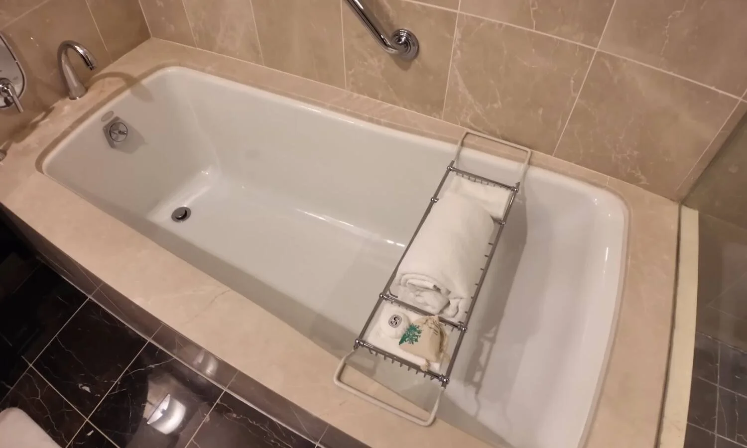 mandarin-oriental-new-york-premier-central-park-view-room-bathtub