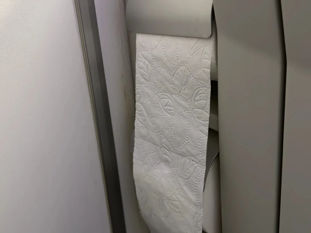 korean-air-business-class-lavatory-toilet-paper.jpg