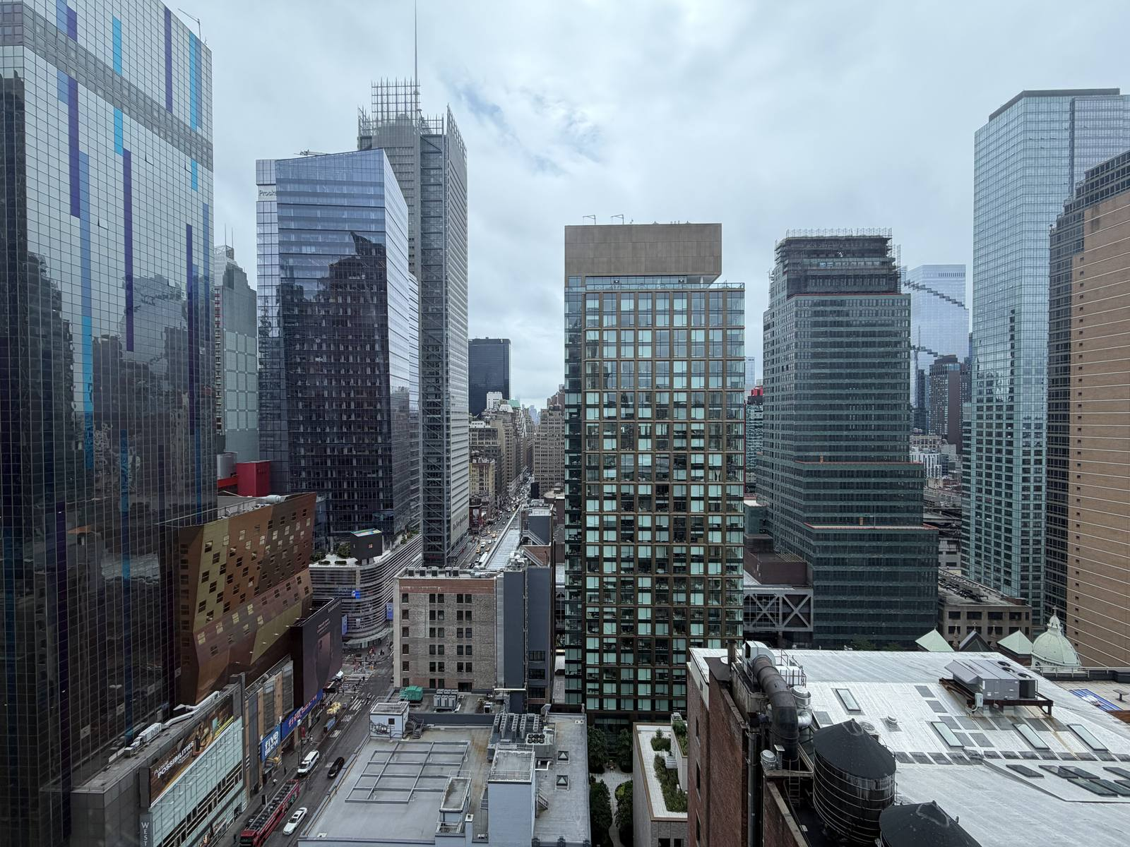 intercontinental-new-york-times-square-king-premium-corner-midtown-skyline-window-view