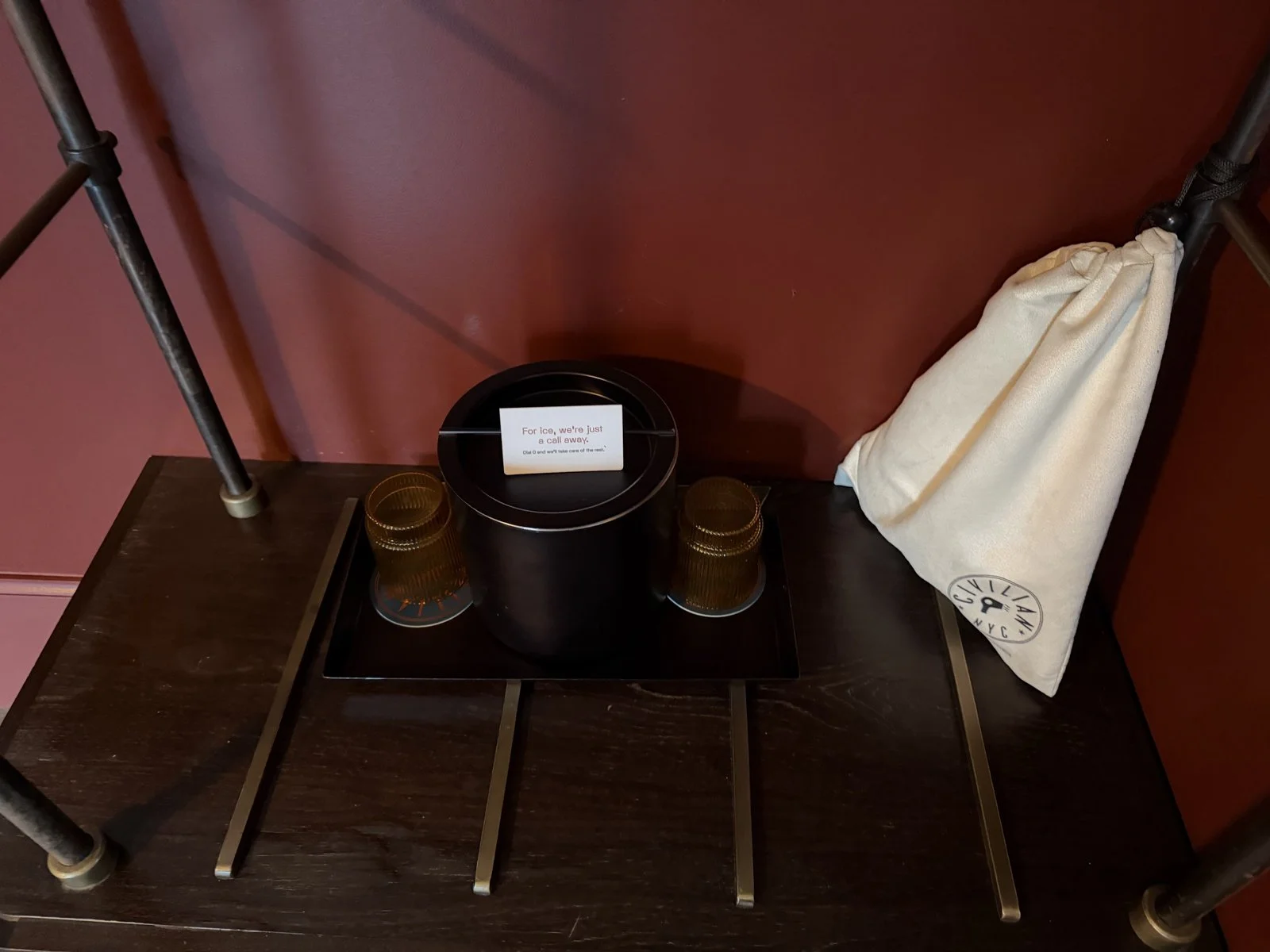 civilian-hotel-new-york-spacious-king-room-ice-container