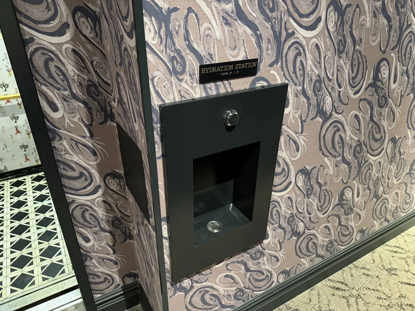 civilian-hotel-new-york-hydration-station