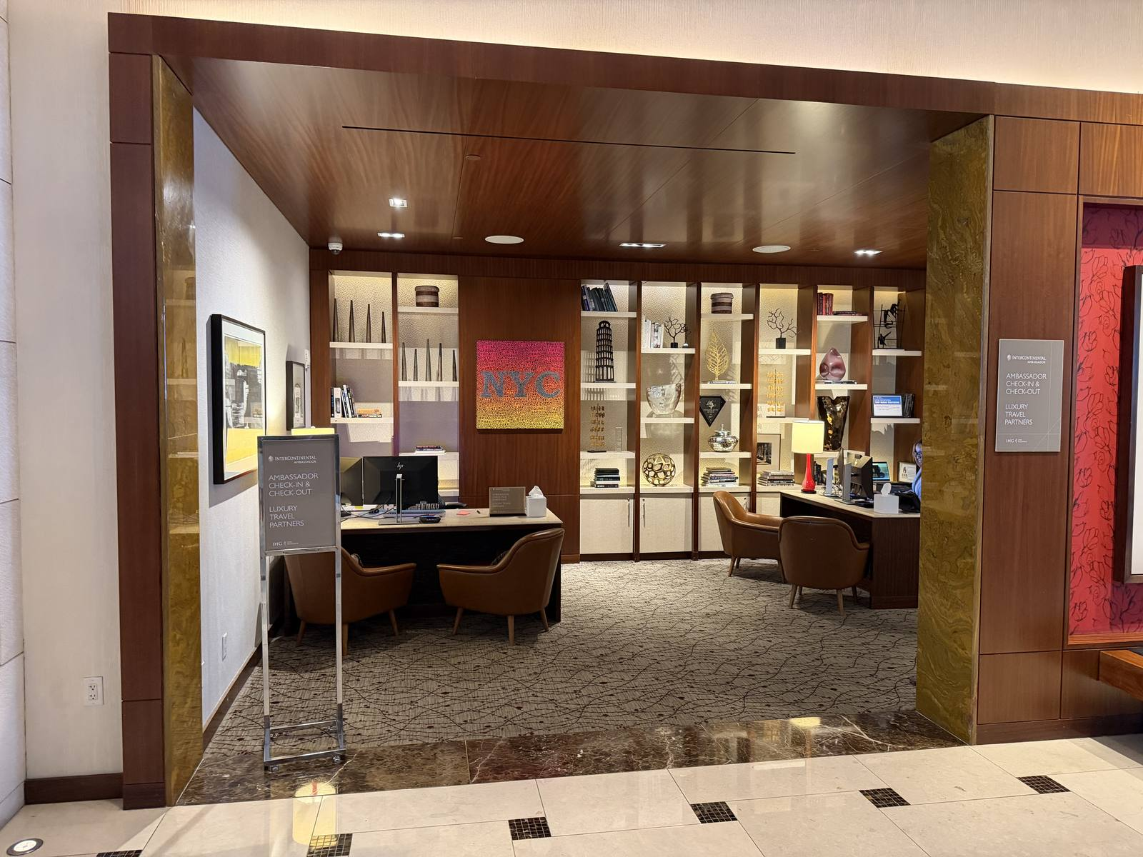 intercontinental-new-york-times-square-ambassador-check-in-desk