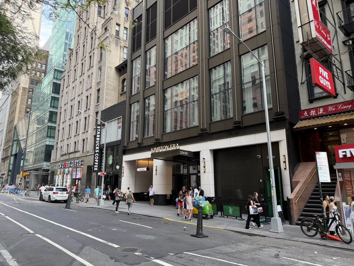 kimpton-era-midtown-new-york-exterior-street-view