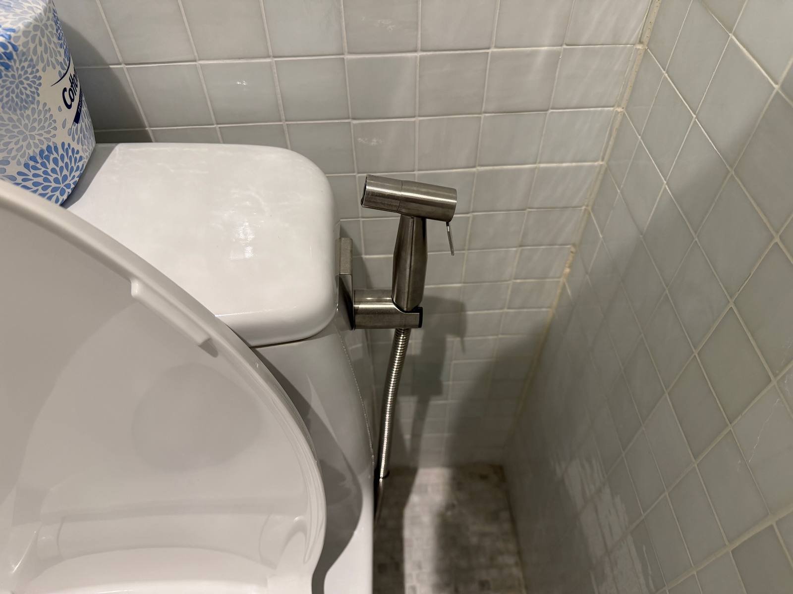 the-london-nyc-one-bedroom-suite-toilet-bidet-sprayer