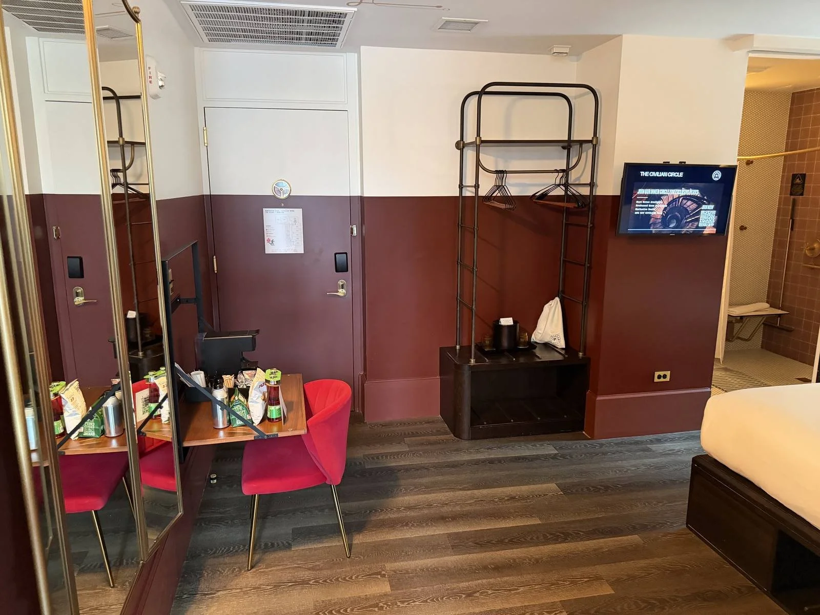 civilian-hotel-new-york-spacious-king-room-overview-wide-a