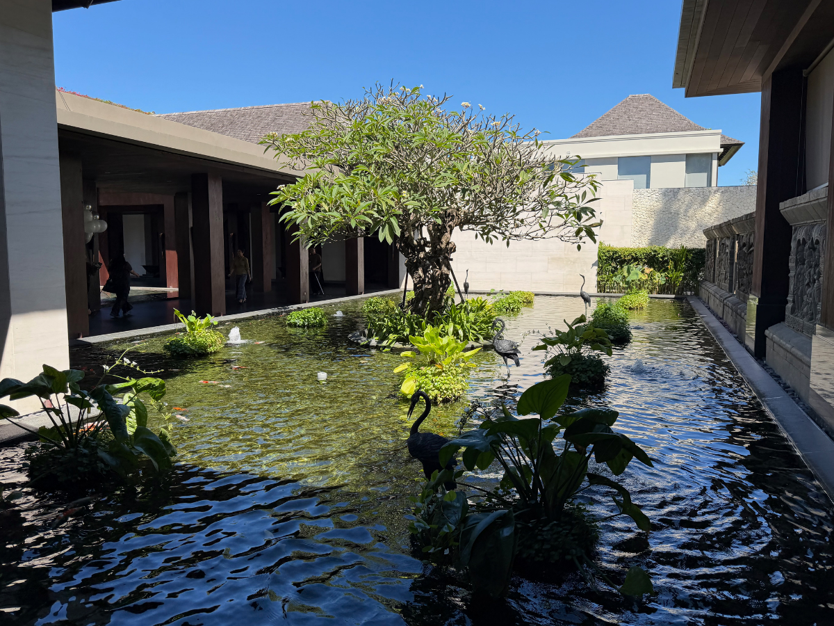 The Apurva Kempinski Bali drop off area