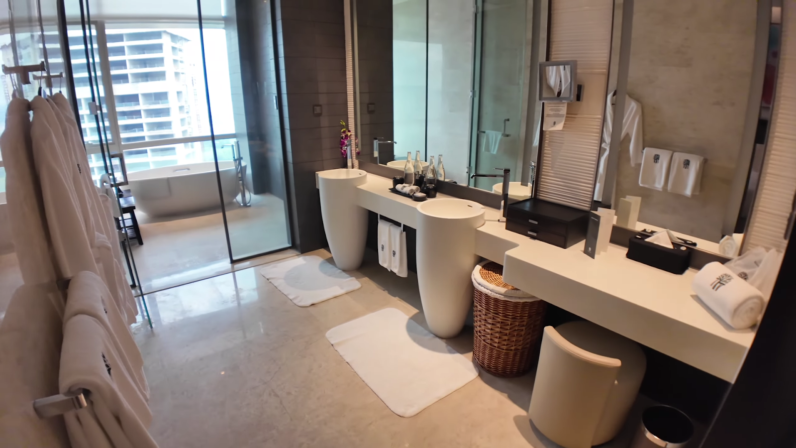 Banyan Tree Kuala Lumpur room 5605 bathroom with sinks