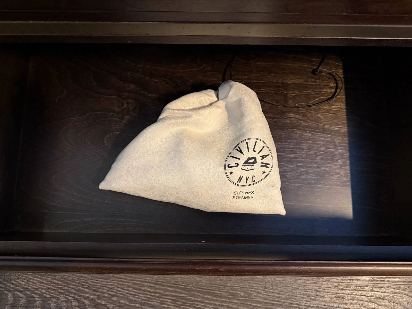 civilian-hotel-new-york-spacious-king-room-clothes-steamer-bag