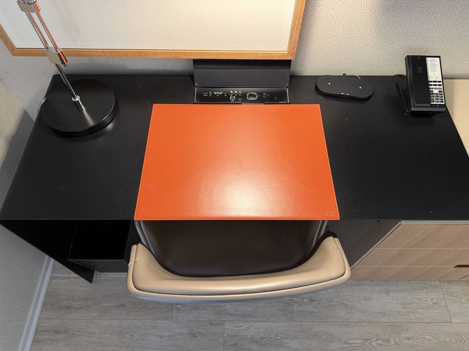 hyatt-centric-times-square-king-room-desk-detail.jpg