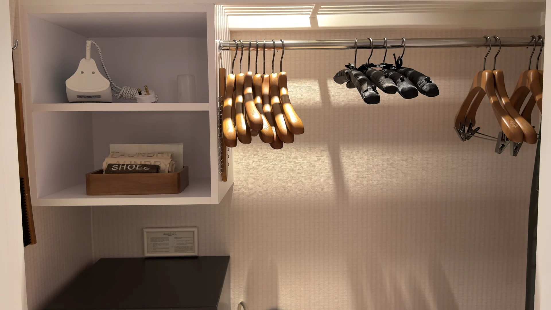 Four Seasons Singapore closet