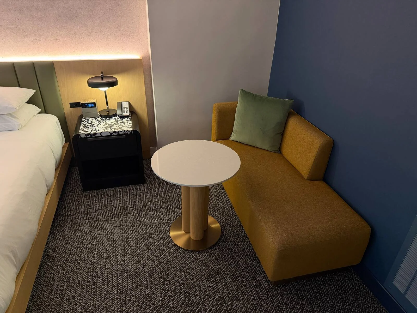 kimpton-theta-new-york-corner-king-room-nightstand-lounge-nook