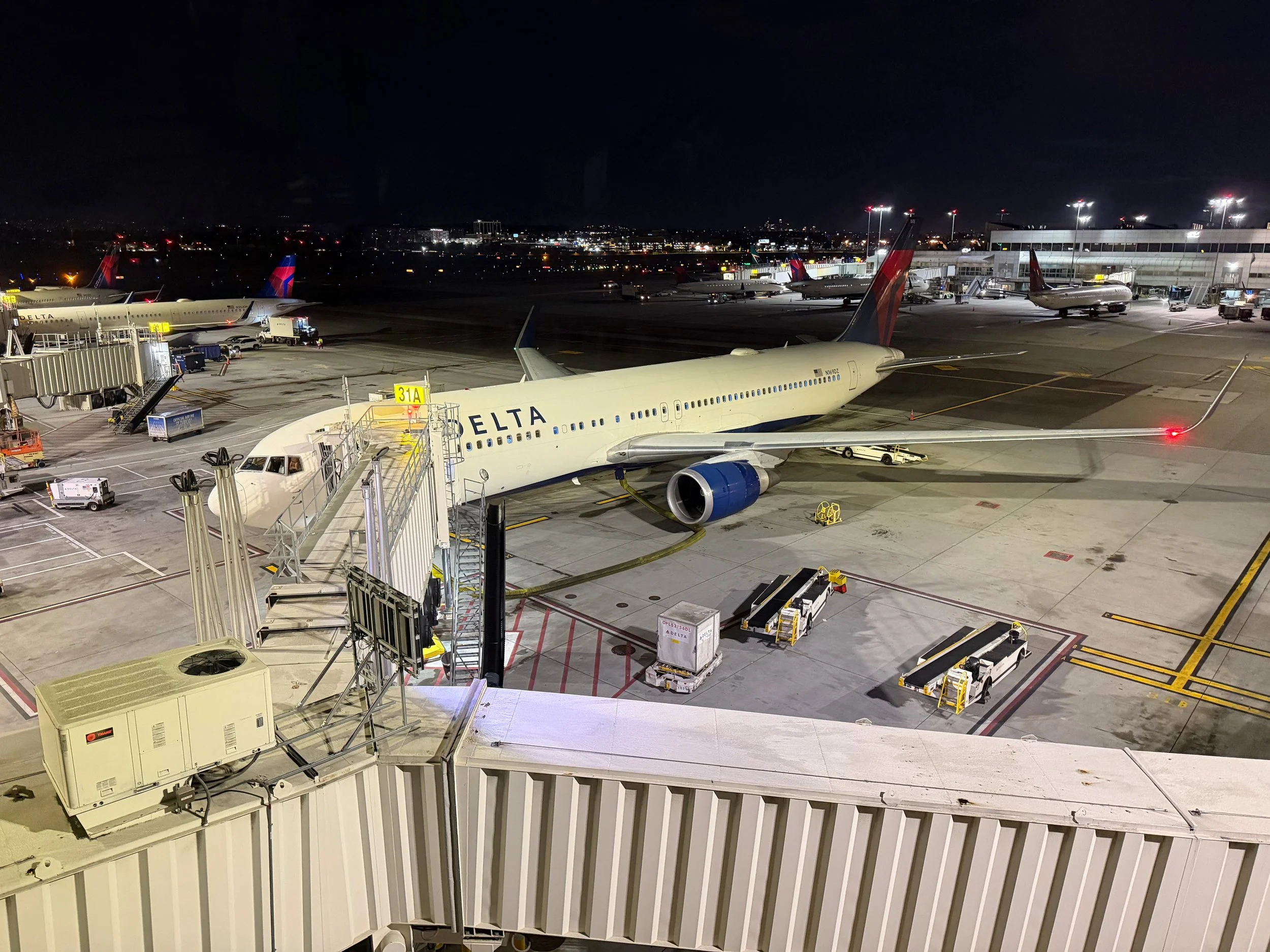 delta-one-a350-business-class-LAX-airport