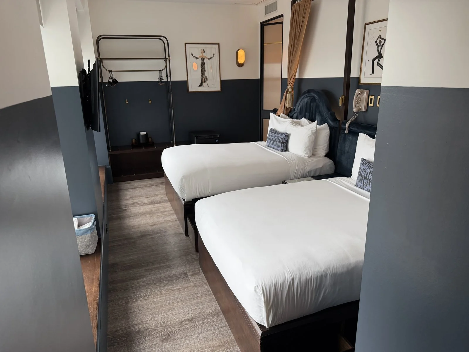 civilian-hotel-new-york-spacious-double-double-beds-room-overview-corner