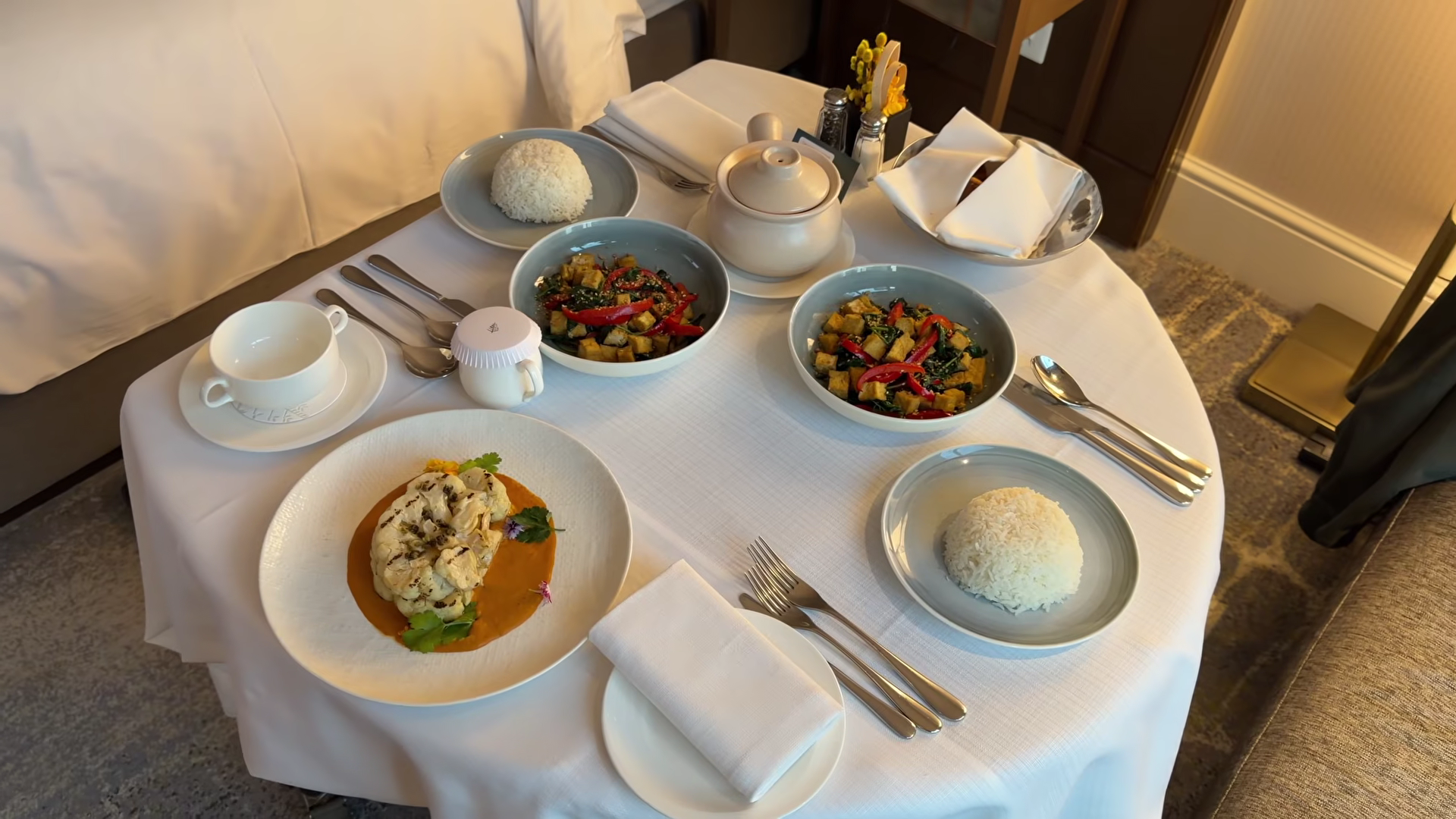 Four Seasons Singapore at In-room dining