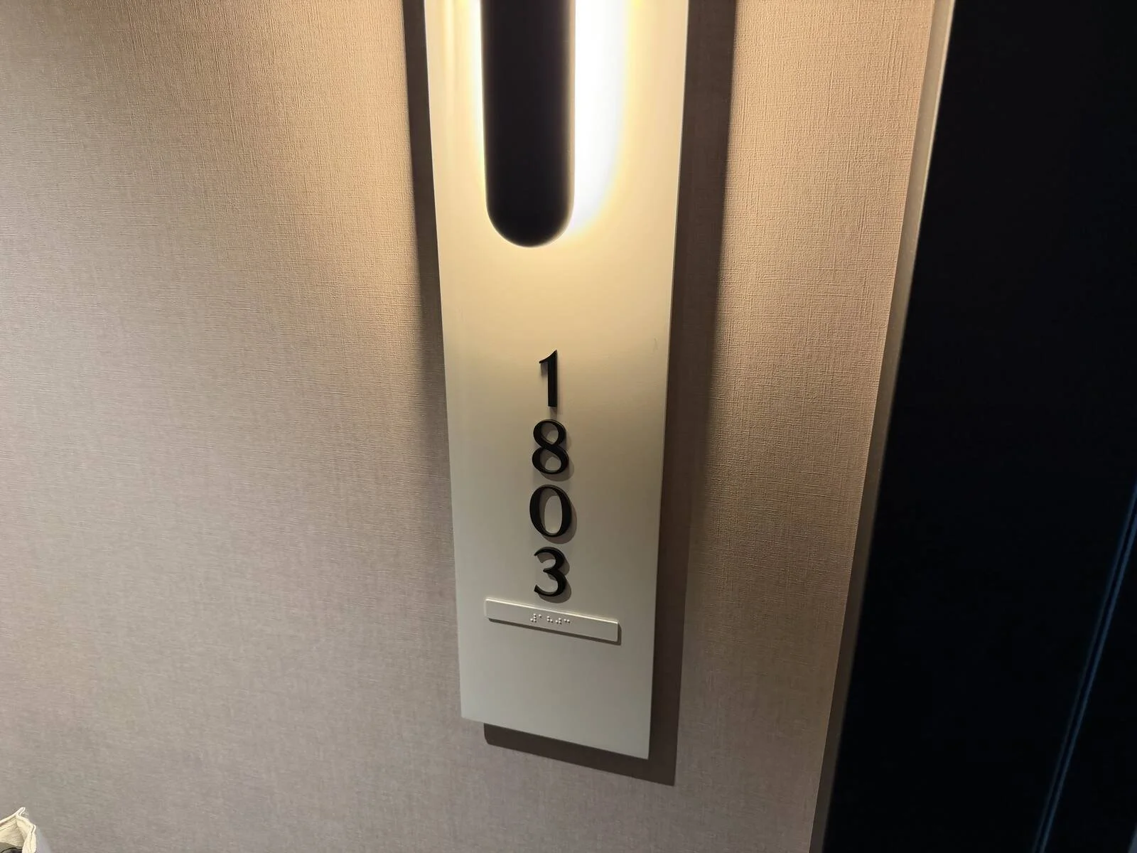 kimpton-era-midtown-new-york-guest-room-door-number