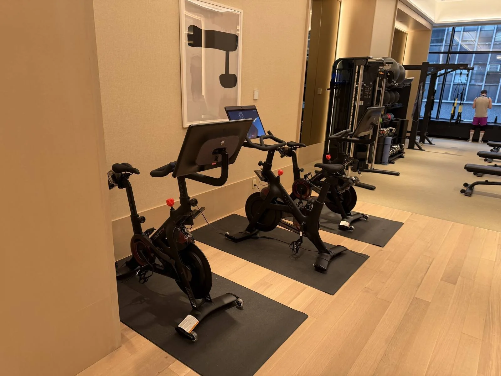 kimpton-era-midtown-new-york-fitness-center-peloton-bikes