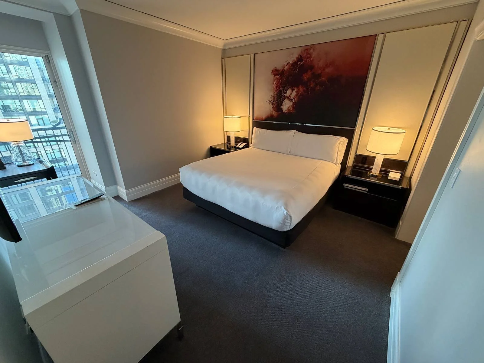 waldorf-astoria-chicago-junior-suite-bedroom-nightstands-view.jpg