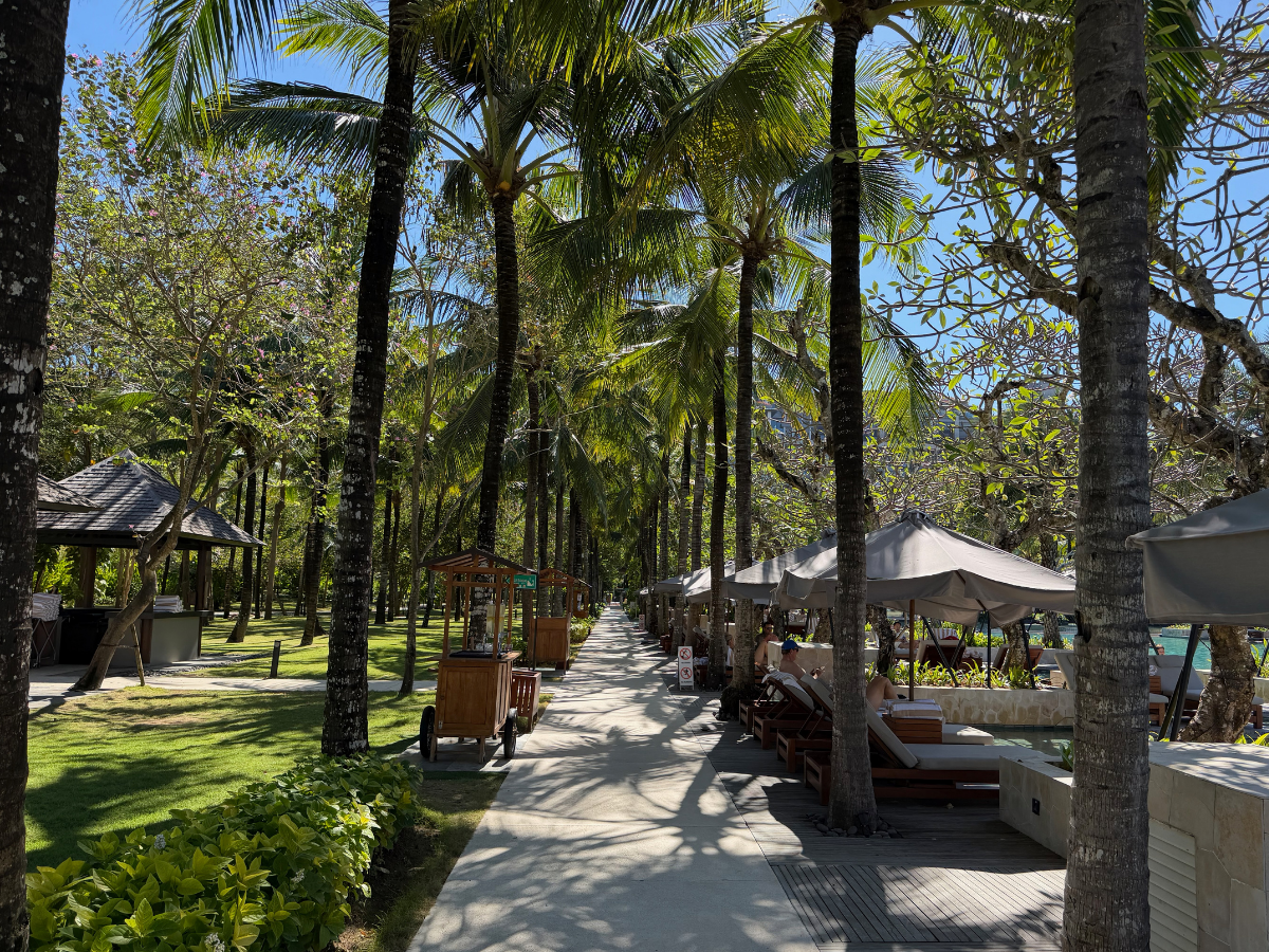 The Apurva Kempinski Bali pathway to the beach