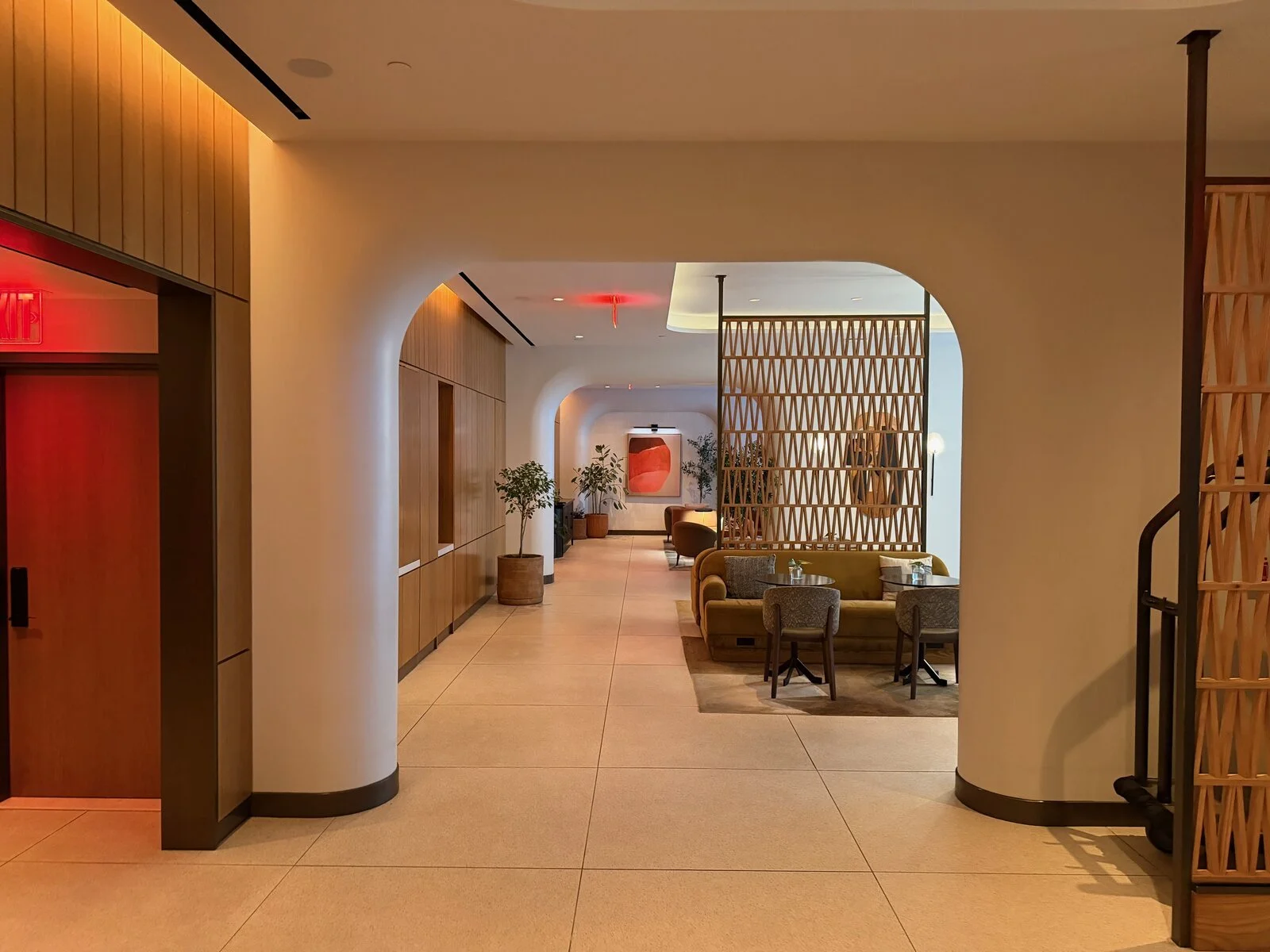 kimpton-theta-new-york-lobby-corridor-archway