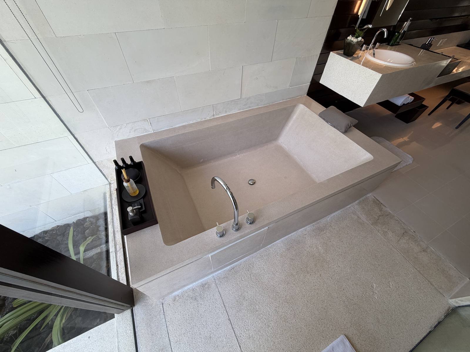 alila-villas-uluwatu-villa-bathroom-stone-bathtub.jpg