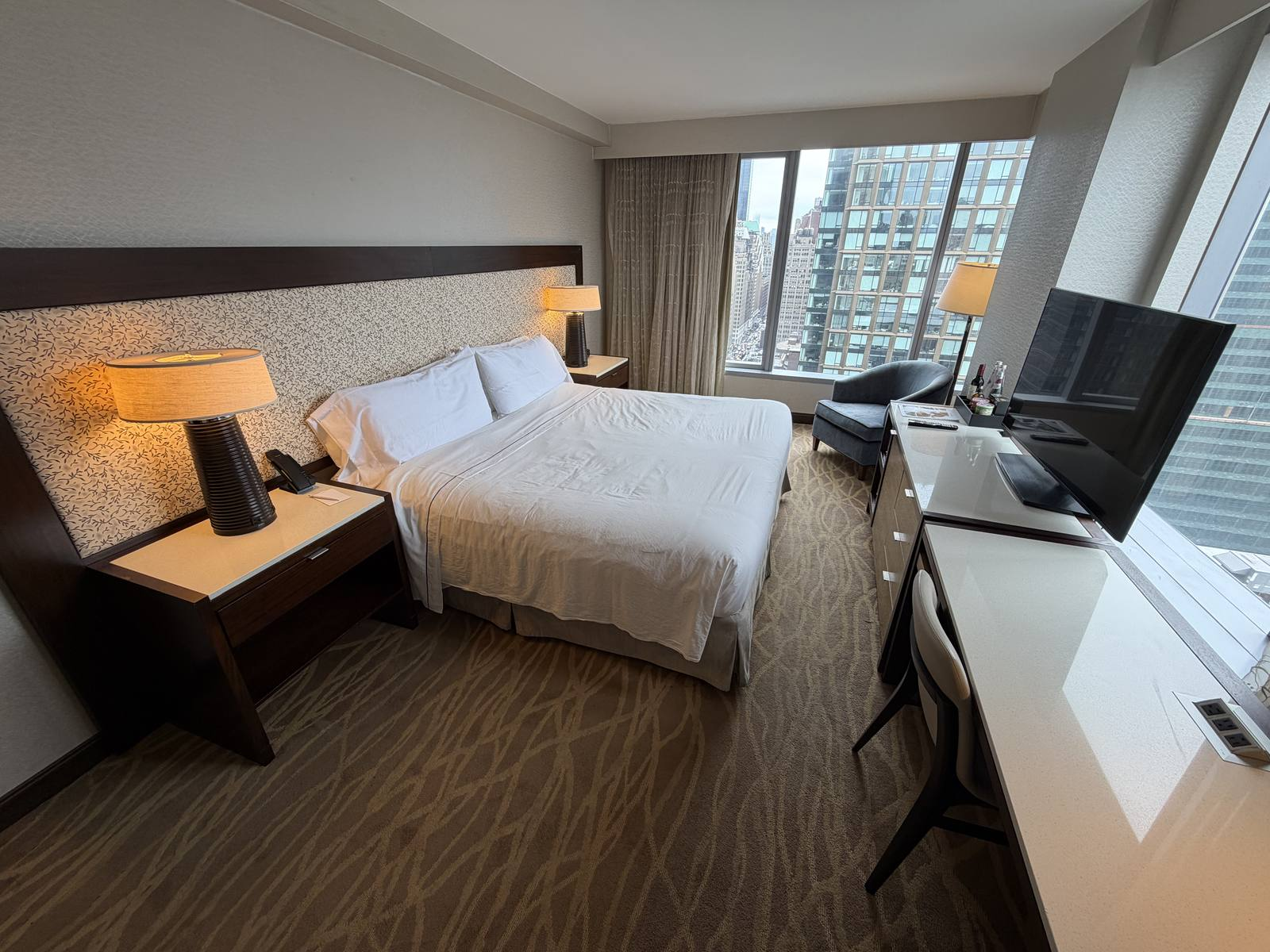 intercontinental-new-york-times-square-king-premium-corner-room-wide-view