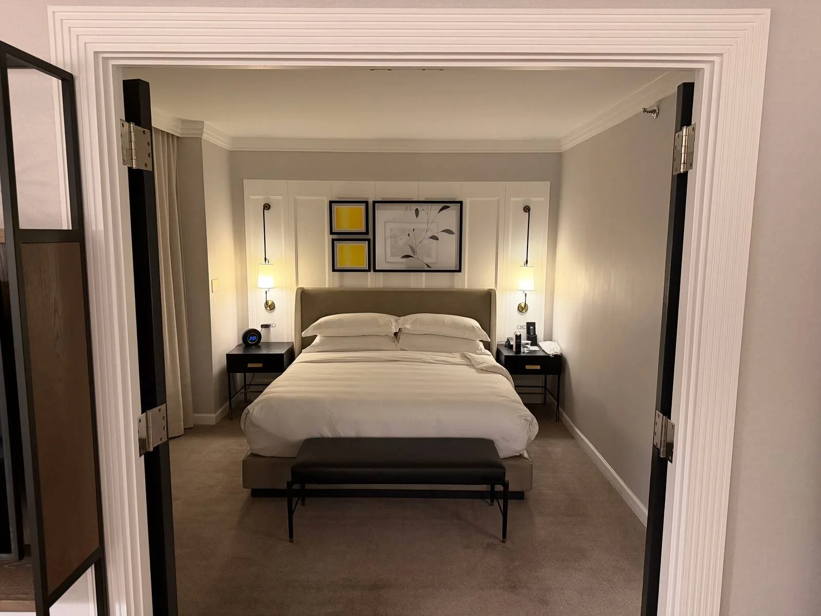 the-london-nyc-one-bedroom-suite-bedroom-entrance