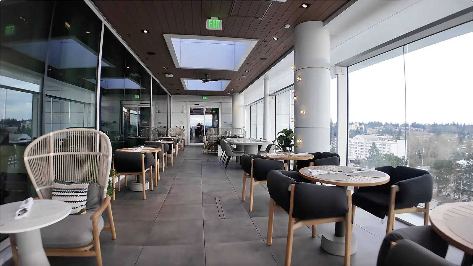 delta-one-lounge-sea-terrace-seating-row.jpg