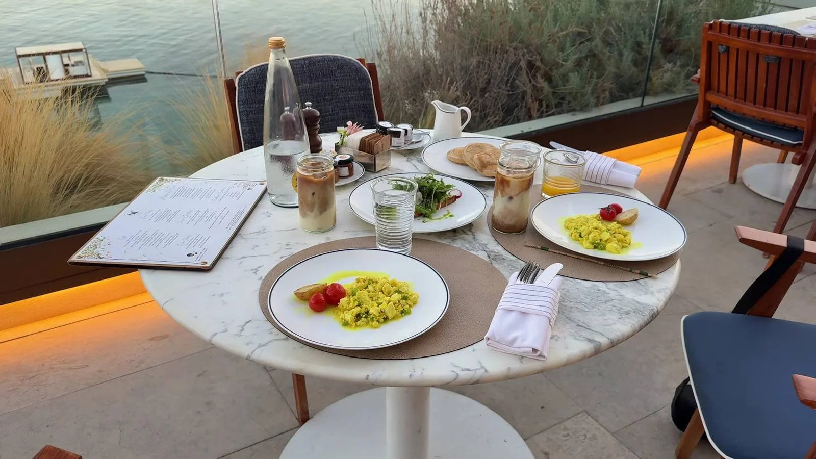 four-seasons-astir-palace-athens-breakfast-table-sea-view