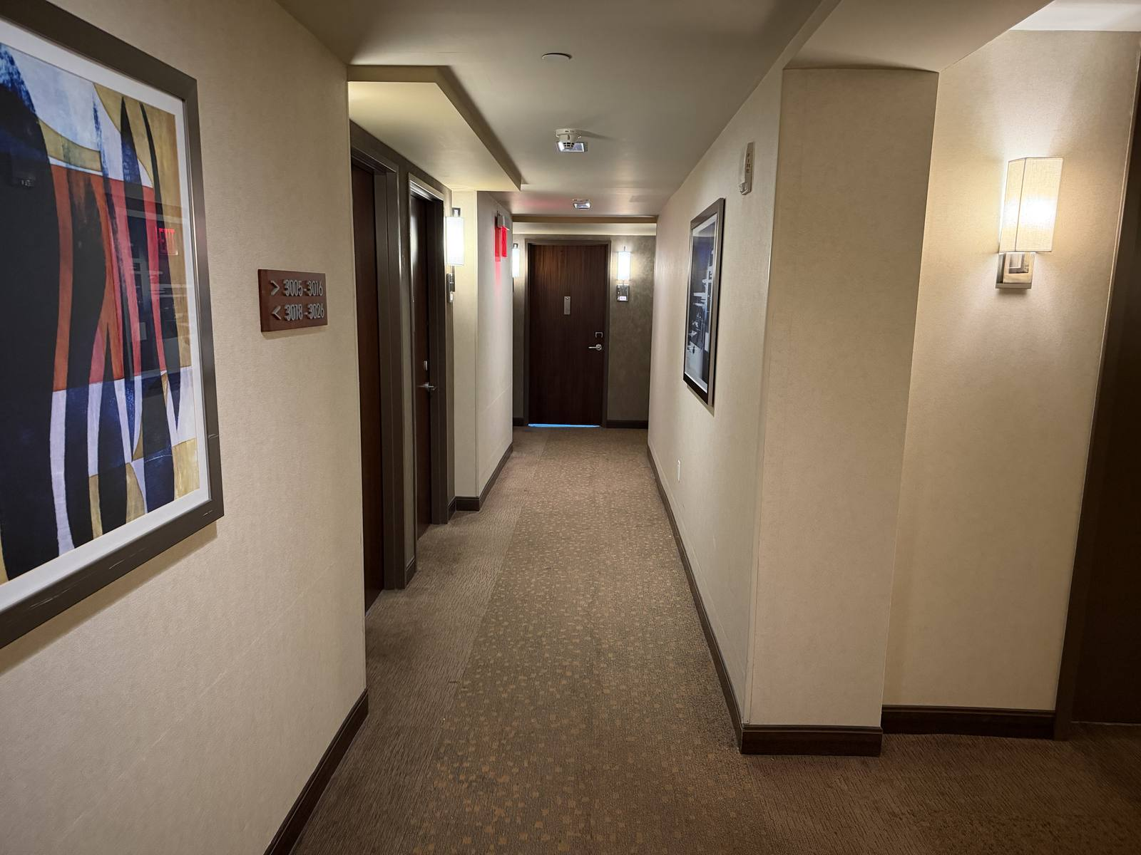intercontinental-new-york-times-square-guest-room-hallway