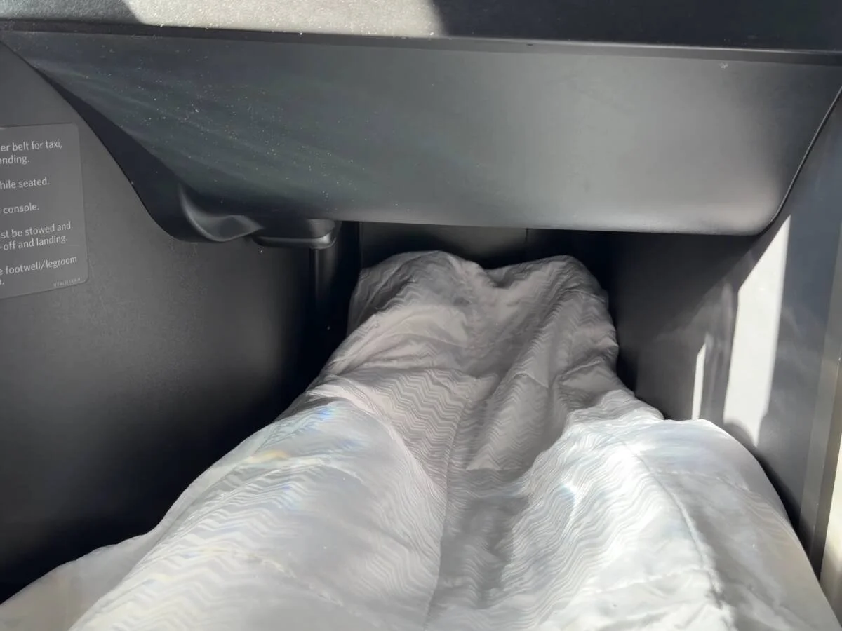 delta-one-a350-900-suite-footwell