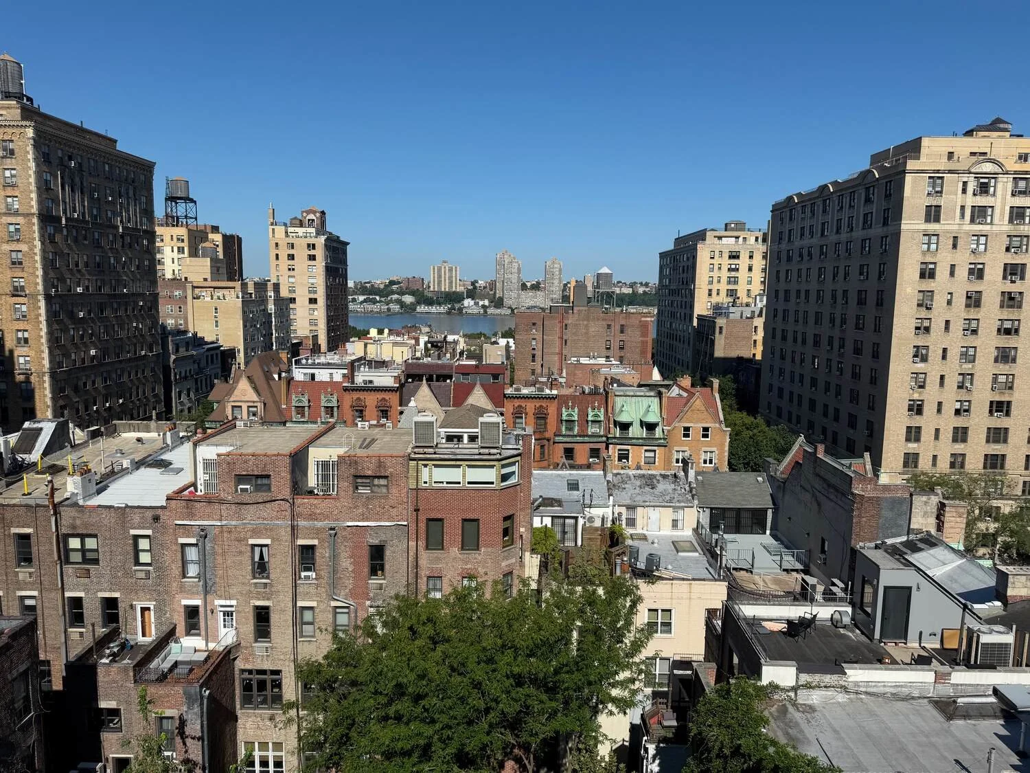 hotel-belleclaire-new-york-hudson-loft-skyline-window-view