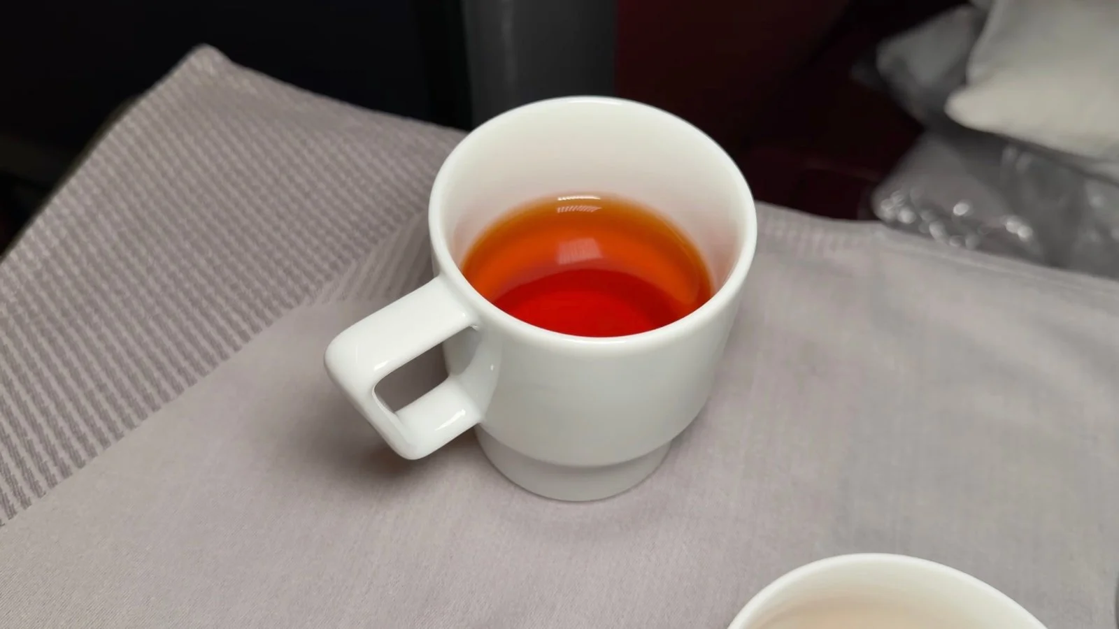 japan-airlines-a350-1000-business-class-seat-tea-service
