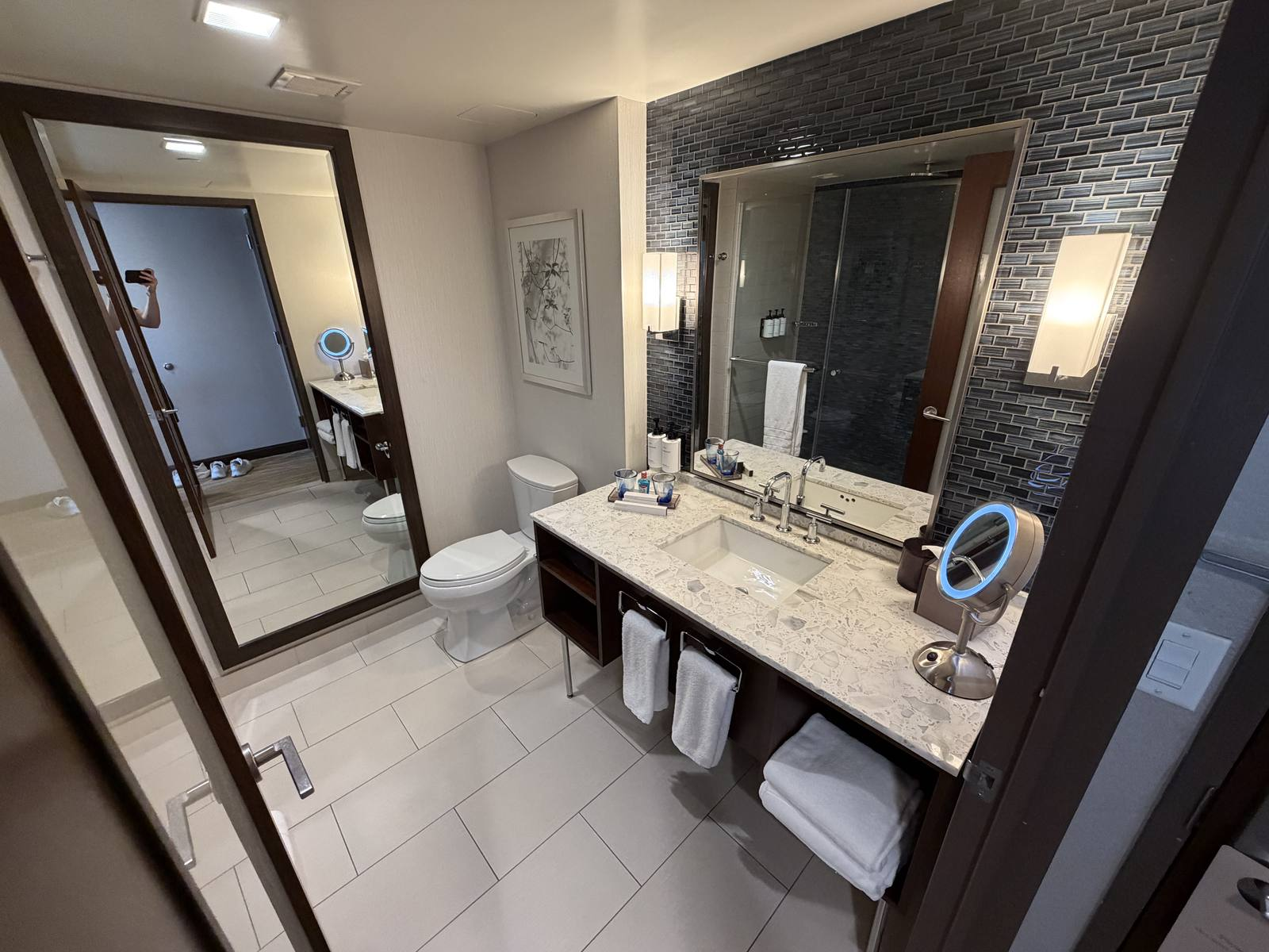 intercontinental-new-york-times-square-king-premium-corner-bathroom-vanity-single-sink-b