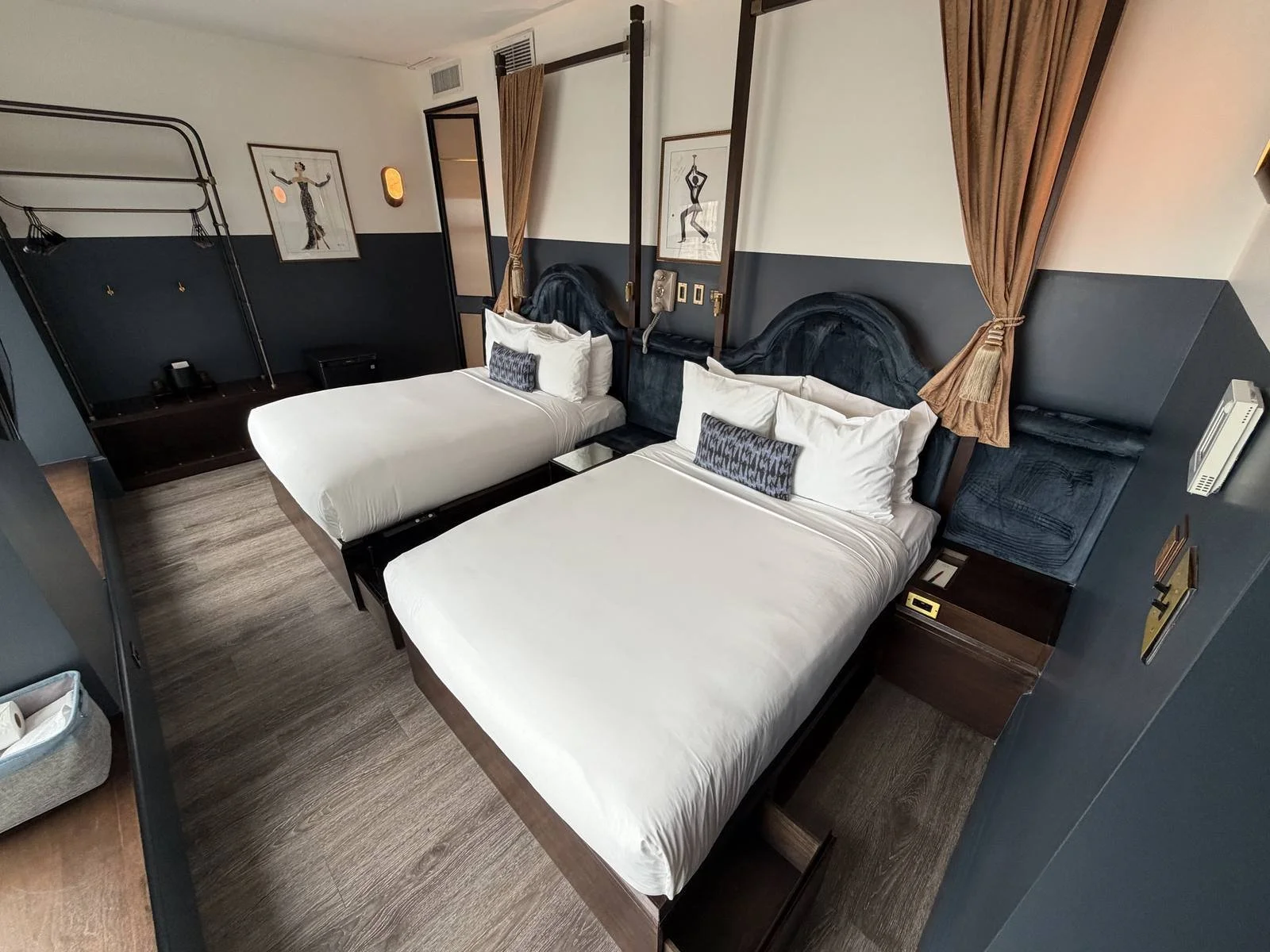civilian-hotel-new-york-spacious-double-double-beds-room-headboard-close